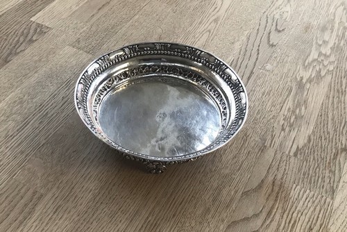 Silberschale auf fuß - silberschale,